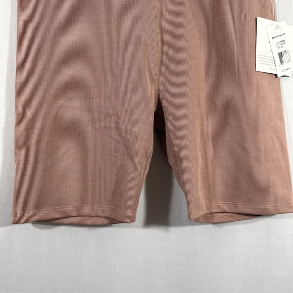 NWT $68 Beyond Yoga [ XL ] Heather Rib High Rise Biker‎ Short in Mauve - Picture 4 of 14